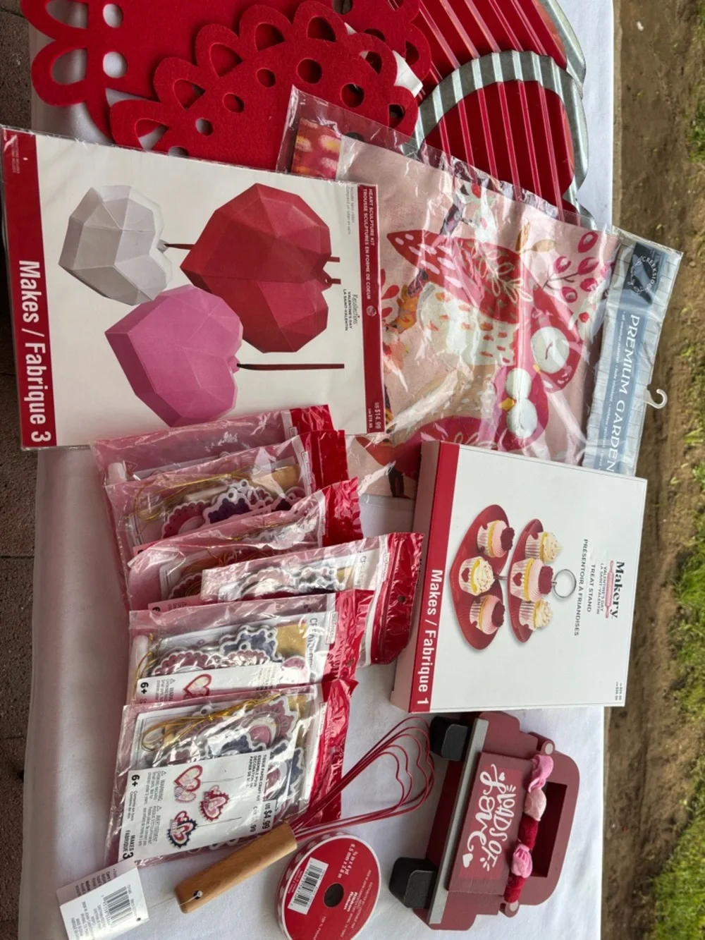 Red Valentine Party Decorations Kit - Home Party Supplies